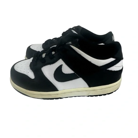 Nike Kids Black and White Sneakers - Picture 4 of 10